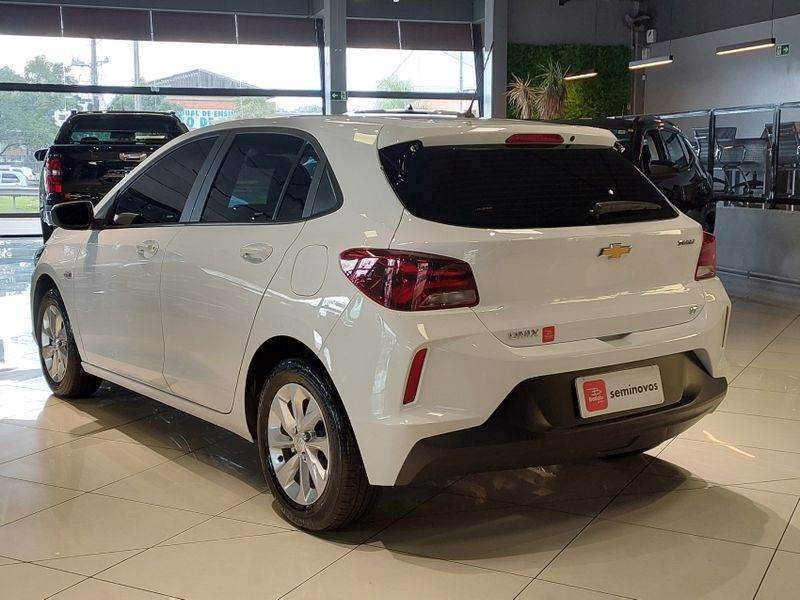 Chevrolet ONIX 1.0 MPFI LT 8V FLEX 4P MANUAL 2016/2016 BETIOLO NOVOS E SEMINOVOS LAJEADO / Carros no Vale