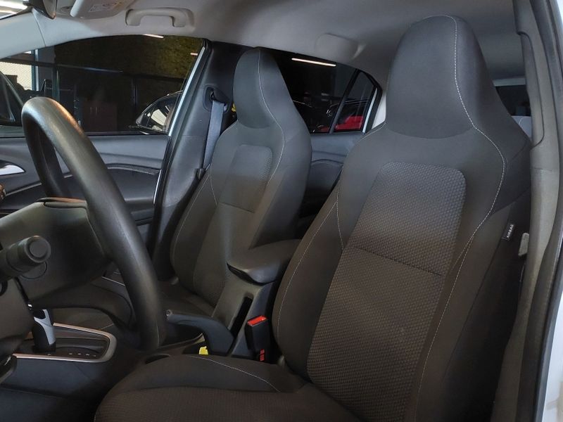 Chevrolet ONIX 1.0 MPFI LT 8V FLEX 4P MANUAL 2016/2016 BETIOLO NOVOS E SEMINOVOS LAJEADO / Carros no Vale