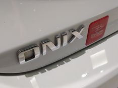 Chevrolet ONIX 1.0 TURBO FLEX AUTOMÁTICO 2021/2022 BETIOLO NOVOS E SEMINOVOS LAJEADO / Carros no Vale