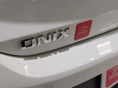 Chevrolet ONIX 1.0 TURBO FLEX LT AUTOMÁTICO 2021/2022 BETIOLO NOVOS E SEMINOVOS LAJEADO / Carros no Vale