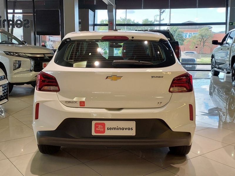 Chevrolet ONIX 1.0 TURBO FLEX LT AUTOMÁTICO 2021/2022 BETIOLO NOVOS E SEMINOVOS LAJEADO / Carros no Vale