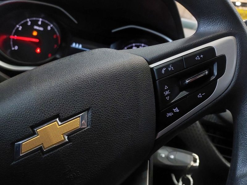 Chevrolet ONIX 1.0 TURBO FLEX LT MANUAL 2021/2022 BETIOLO NOVOS E SEMINOVOS LAJEADO / Carros no Vale