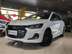Chevrolet ONIX 1.0 TURBO FLEX RS AUTOMÁTICO 2023/2024 BETIOLO NOVOS E SEMINOVOS LAJEADO / Carros no Vale
