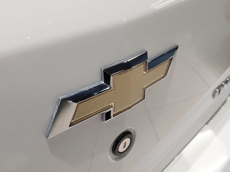 Chevrolet ONIX 1.4 MPFI LTZ 8V FLEX 4P MANUAL 2015/2015 BETIOLO NOVOS E SEMINOVOS LAJEADO / Carros no Vale