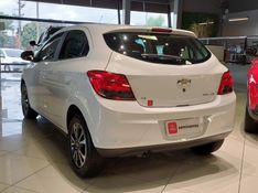 Chevrolet ONIX 1.4 MPFI LTZ 8V FLEX 4P MANUAL 2015/2015 BETIOLO NOVOS E SEMINOVOS LAJEADO / Carros no Vale
