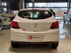 Chevrolet ONIX 1.4 MPFI LTZ 8V FLEX 4P MANUAL 2015/2015 BETIOLO NOVOS E SEMINOVOS LAJEADO / Carros no Vale