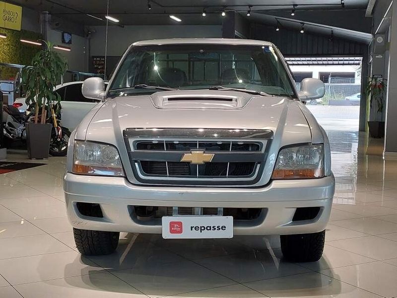 Chevrolet S10 2.8 4X4 CD 12V TURBO INTERCOOLER DIESEL 4P MANUAL 2001/2001 BETIOLO NOVOS E SEMINOVOS LAJEADO / Carros no Vale