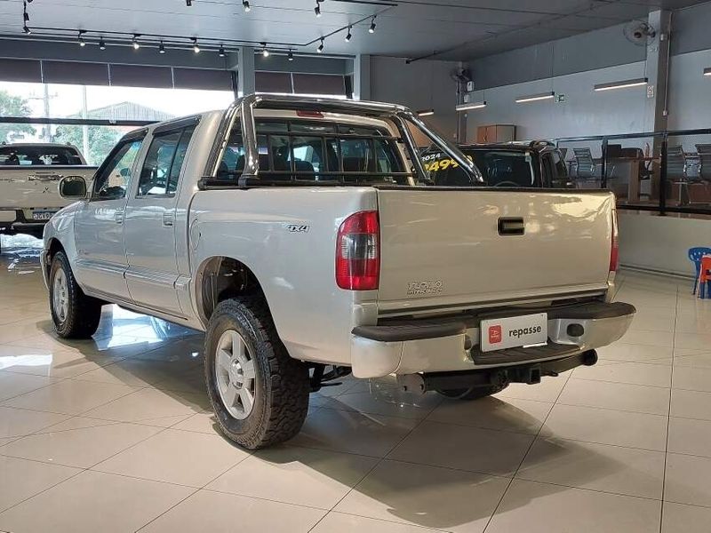 Chevrolet S10 2.8 4X4 CD 12V TURBO INTERCOOLER DIESEL 4P MANUAL 2001/2001 BETIOLO NOVOS E SEMINOVOS LAJEADO / Carros no Vale