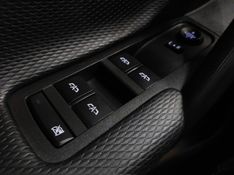 Chevrolet TRACKER 1.0 TURBO FLEX MIDNIGHT AUTOMÁTICO 2023/2024 BETIOLO NOVOS E SEMINOVOS LAJEADO / Carros no Vale