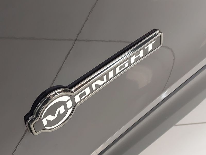 Chevrolet TRACKER 1.0 TURBO FLEX MIDNIGHT AUTOMÁTICO 2023/2024 BETIOLO NOVOS E SEMINOVOS LAJEADO / Carros no Vale