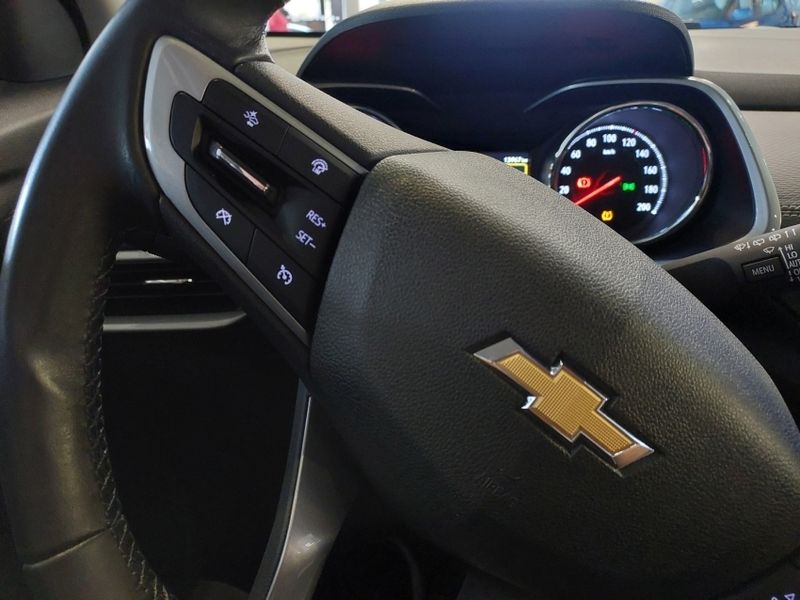 Chevrolet TRACKER 1.2 TURBO FLEX PREMIER AUTOMÁTICO 2020/2021 BETIOLO NOVOS E SEMINOVOS LAJEADO / Carros no Vale