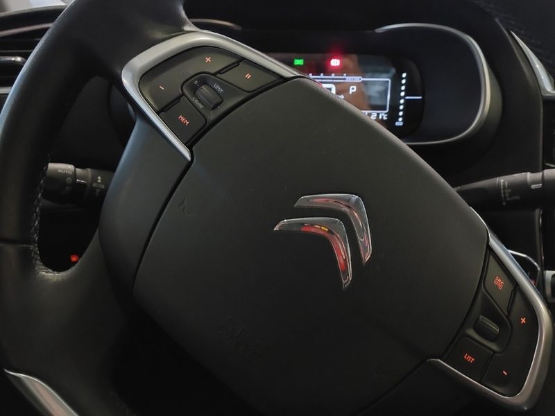 Citroen C4 LOUNGE 1.6 THP FLEX FEEL BVA 2018/2019 BETIOLO NOVOS E SEMINOVOS LAJEADO / Carros no Vale