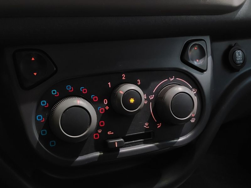 Fiat FIORINO 1.4 MPI FURGÃO ENDURANCE 8V FLEX 2P MANUAL 2021/2021 BETIOLO NOVOS E SEMINOVOS LAJEADO / Carros no Vale