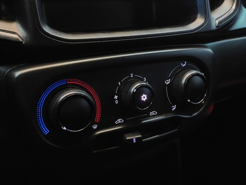 Fiat FIORINO 1.4 MPI FURGÃO ENDURANCE 8V FLEX 2P MANUAL 2022/2022 BETIOLO NOVOS E SEMINOVOS LAJEADO / Carros no Vale