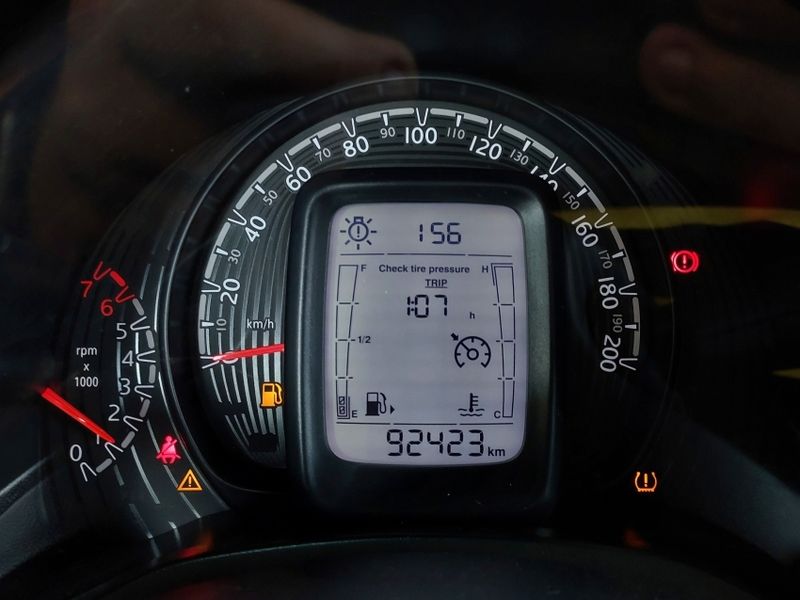 Fiat MOBI 1.0 EVO FLEX LIKE MANUAL 2022/2022 BETIOLO NOVOS E SEMINOVOS LAJEADO / Carros no Vale