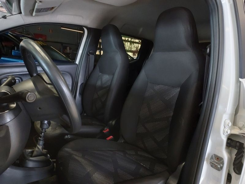 Fiat MOBI 1.0 EVO FLEX LIKE MANUAL 2018/2019 BETIOLO NOVOS E SEMINOVOS LAJEADO / Carros no Vale