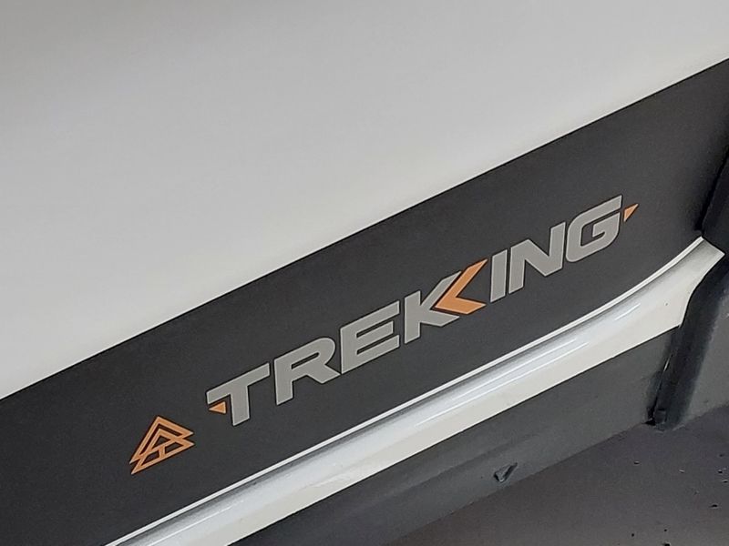 Fiat MOBI 1.0 EVO FLEX TREKKING MANUAL 2021/2022 BETIOLO NOVOS E SEMINOVOS LAJEADO / Carros no Vale