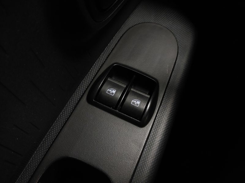 Fiat MOBI 1.0 FIREFLY FLEX DRIVE MANUAL 2019/2020 BETIOLO NOVOS E SEMINOVOS LAJEADO / Carros no Vale