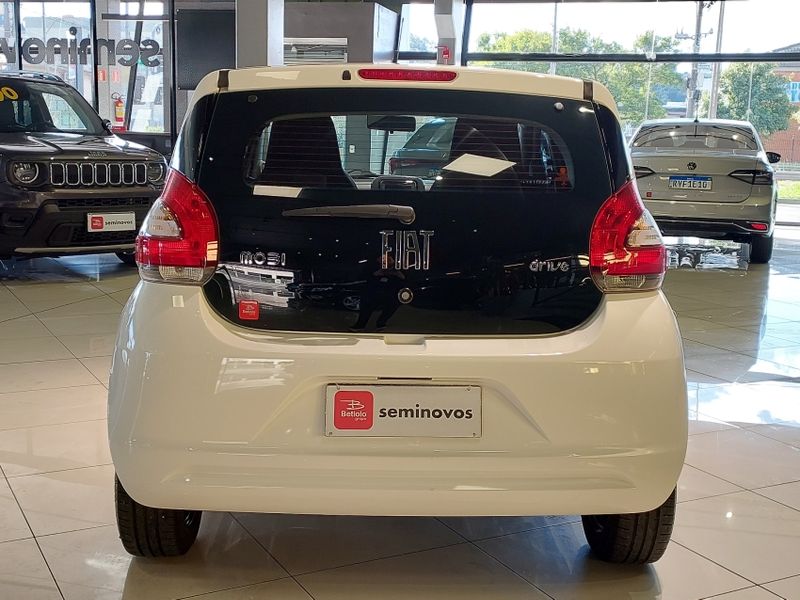 Fiat MOBI 1.0 FIREFLY FLEX DRIVE MANUAL 2019/2020 BETIOLO NOVOS E SEMINOVOS LAJEADO / Carros no Vale