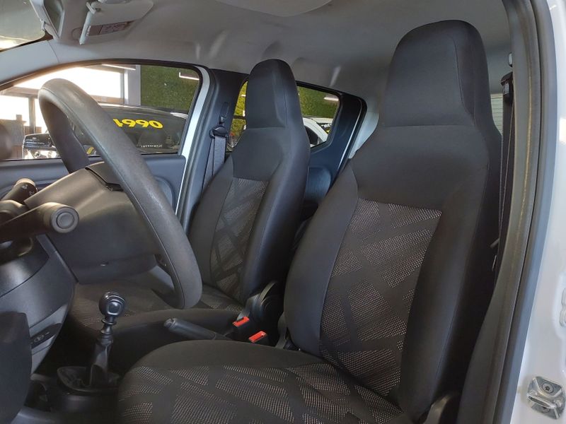 Fiat MOBI 1.0 FIREFLY FLEX DRIVE MANUAL 2019/2020 BETIOLO NOVOS E SEMINOVOS LAJEADO / Carros no Vale