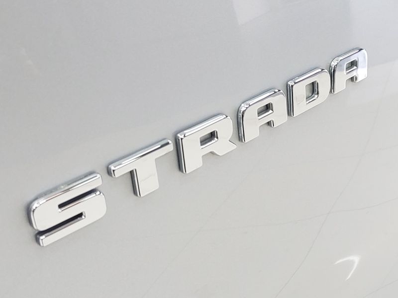 Fiat STRADA 1.3 FIREFLY FLEX VOLCANO CD MANUAL 2023/2024 BETIOLO NOVOS E SEMINOVOS LAJEADO / Carros no Vale