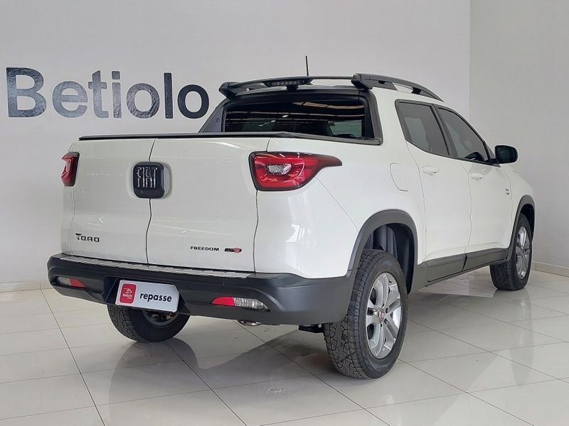 Fiat TORO 2.0 16V TURBO DIESEL FREEDOM 4WD AT9 2020/2021 BETIOLO NOVOS E SEMINOVOS LAJEADO / Carros no Vale