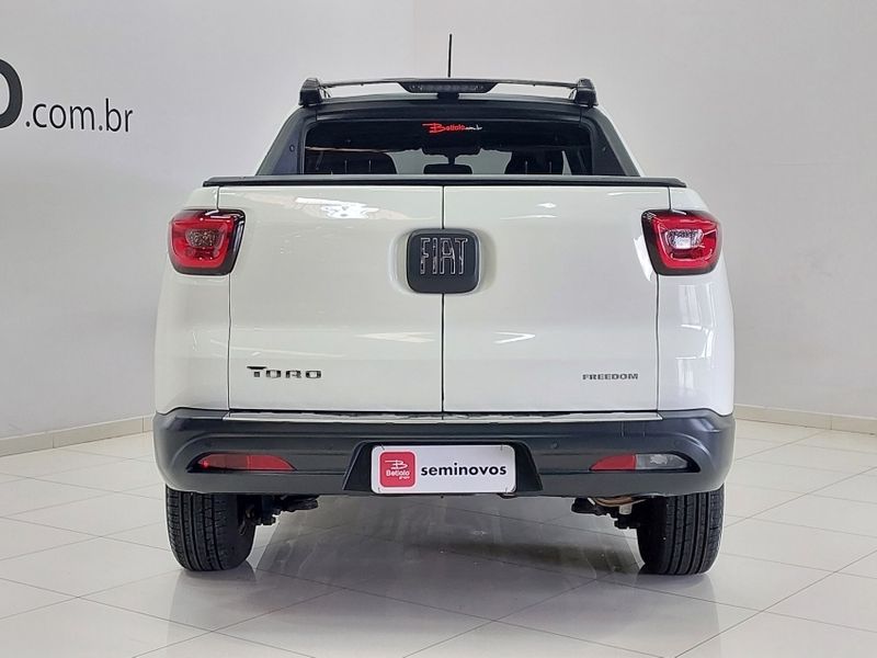 Fiat TORO 2.0 16V TURBO DIESEL FREEDOM 4WD MANUAL 2016/2017 BETIOLO NOVOS E SEMINOVOS LAJEADO / Carros no Vale