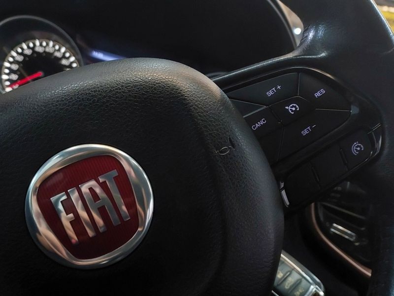 Fiat TORO 2.0 16V TURBO DIESEL VOLCANO 4WD AT9 2016/2017 BETIOLO NOVOS E SEMINOVOS LAJEADO / Carros no Vale