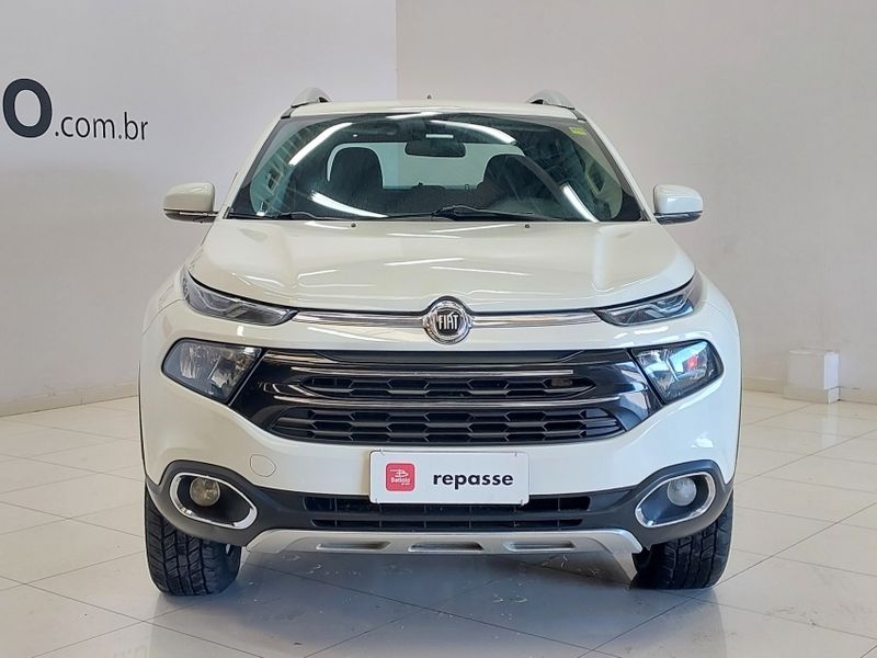 Fiat TORO 2.0 16V TURBO DIESEL VOLCANO 4WD AT9 2016/2017 BETIOLO NOVOS E SEMINOVOS LAJEADO / Carros no Vale
