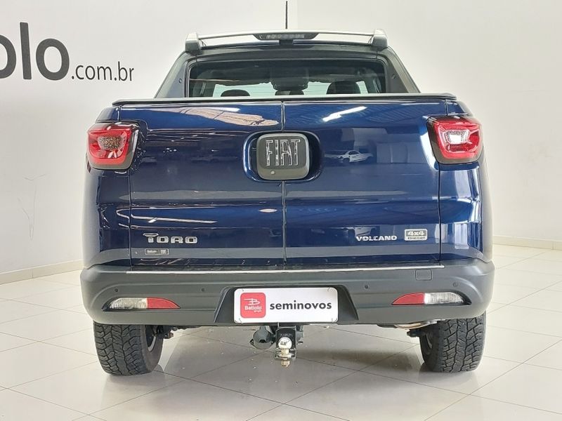 Fiat TORO 2.0 16V TURBO DIESEL VOLCANO 4WD AT9 2021/2022 BETIOLO NOVOS E SEMINOVOS LAJEADO / Carros no Vale