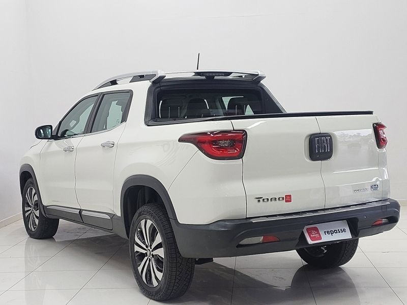 Fiat TORO 2.0 16V TURBO DIESEL VOLCANO 4WD AT9 2022/2022 BETIOLO NOVOS E SEMINOVOS LAJEADO / Carros no Vale