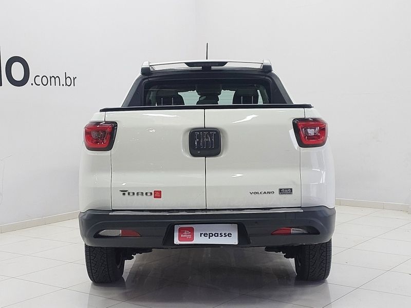Fiat TORO 2.0 16V TURBO DIESEL VOLCANO 4WD AT9 2022/2022 BETIOLO NOVOS E SEMINOVOS LAJEADO / Carros no Vale