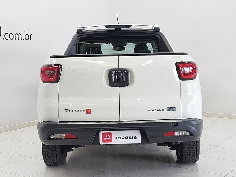 Fiat TORO 2.0 16V TURBO DIESEL VOLCANO 4WD AT9 2022/2022 BETIOLO NOVOS E SEMINOVOS LAJEADO / Carros no Vale