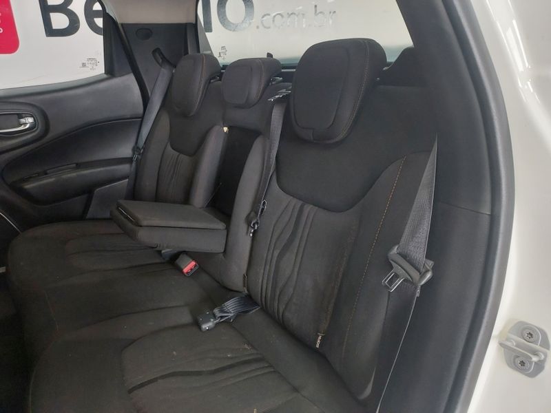 Fiat TORO 2.0 16V TURBO DIESEL VOLCANO 4WD AT9 2016/2017 BETIOLO NOVOS E SEMINOVOS LAJEADO / Carros no Vale
