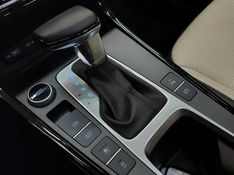 Hyundai CRETA 2.0 FLEX ULTIMATE AUTOMÁTICO 2022/2022 BETIOLO NOVOS E SEMINOVOS LAJEADO / Carros no Vale