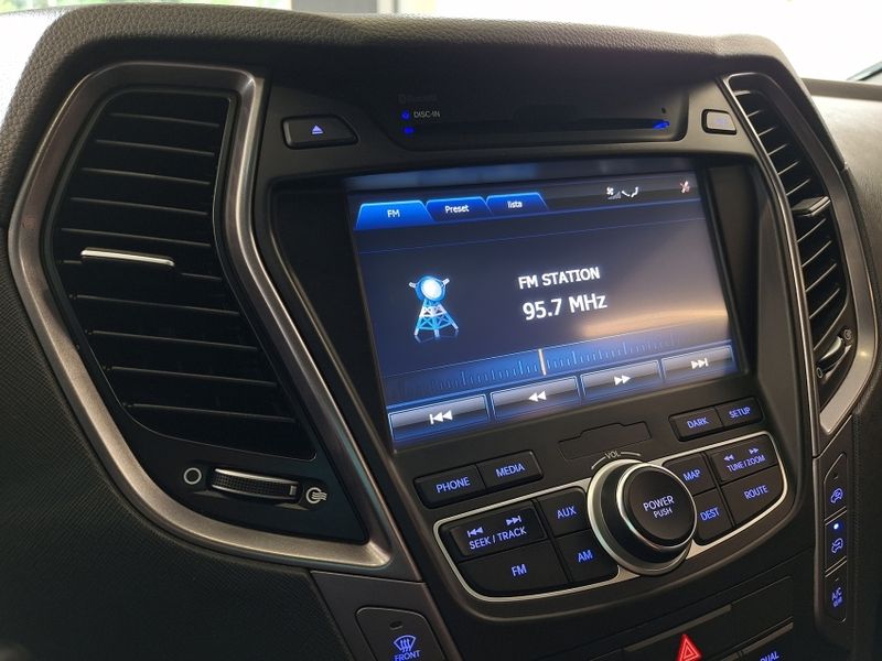 Hyundai SANTA FÉ 3.3 MPFI 4X4 7 LUGARES V6 270CV GASOLINA 4P AUTOMÁTICO 2014/2015 BETIOLO NOVOS E SEMINOVOS LAJEADO / Carros no Vale