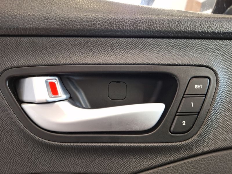Hyundai SANTA FÉ 3.3 MPFI 4X4 7 LUGARES V6 270CV GASOLINA 4P AUTOMÁTICO 2014/2015 BETIOLO NOVOS E SEMINOVOS LAJEADO / Carros no Vale