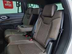JEEP COMMANDER 2.0 TD380 TURBO DIESEL OVERLAND AT9 2023/2023 BETIOLO NOVOS E SEMINOVOS LAJEADO / Carros no Vale