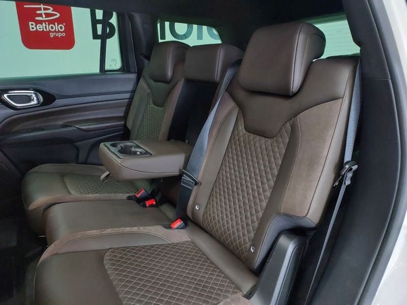 JEEP COMMANDER 2.0 TD380 TURBO DIESEL OVERLAND AT9 2023/2023 BETIOLO NOVOS E SEMINOVOS LAJEADO / Carros no Vale