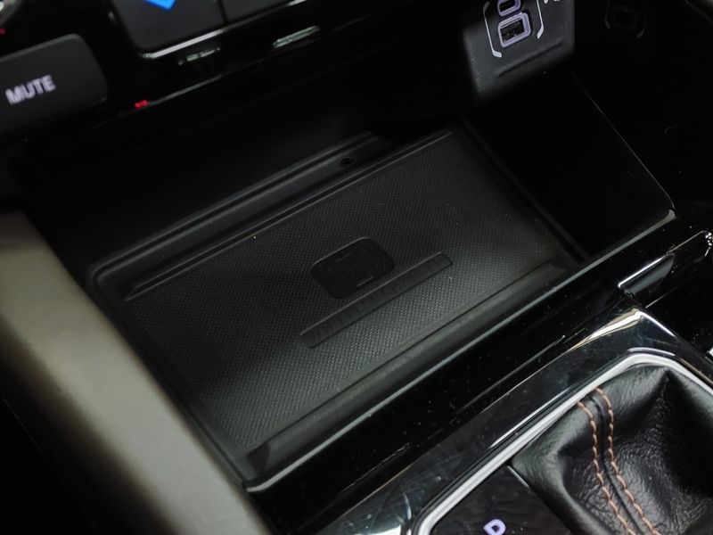 JEEP COMMANDER 2.0 TD380 TURBO DIESEL OVERLAND AT9 2023/2023 BETIOLO NOVOS E SEMINOVOS LAJEADO / Carros no Vale