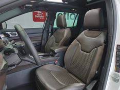 JEEP COMMANDER 2.0 TD380 TURBO DIESEL OVERLAND AT9 2023/2023 BETIOLO NOVOS E SEMINOVOS LAJEADO / Carros no Vale