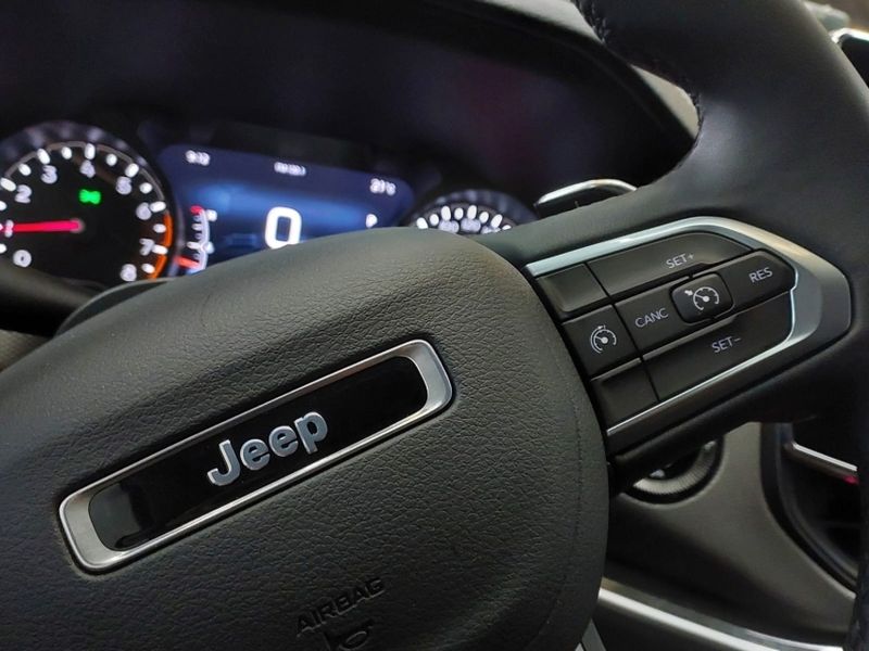JEEP COMPASS 1.3 T270 TURBO FLEX LONGITUDE AT6 2024/2024 BETIOLO NOVOS E SEMINOVOS LAJEADO / Carros no Vale