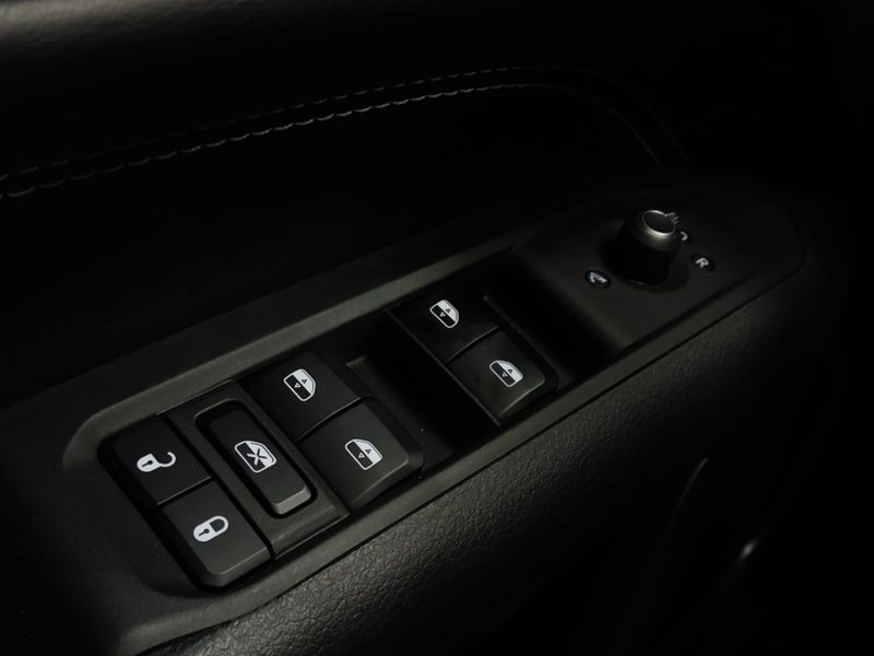 JEEP COMPASS 1.3 T270 TURBO FLEX LONGITUDE AT6 2024/2024 BETIOLO NOVOS E SEMINOVOS LAJEADO / Carros no Vale