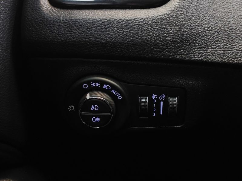 JEEP COMPASS 2.0 16V FLEX LIMITED AUTOMÁTICO 2020/2020 BETIOLO NOVOS E SEMINOVOS LAJEADO / Carros no Vale
