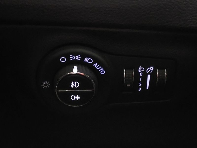 JEEP COMPASS 2.0 16V FLEX LIMITED AUTOMÁTICO 2019/2019 BETIOLO NOVOS E SEMINOVOS LAJEADO / Carros no Vale