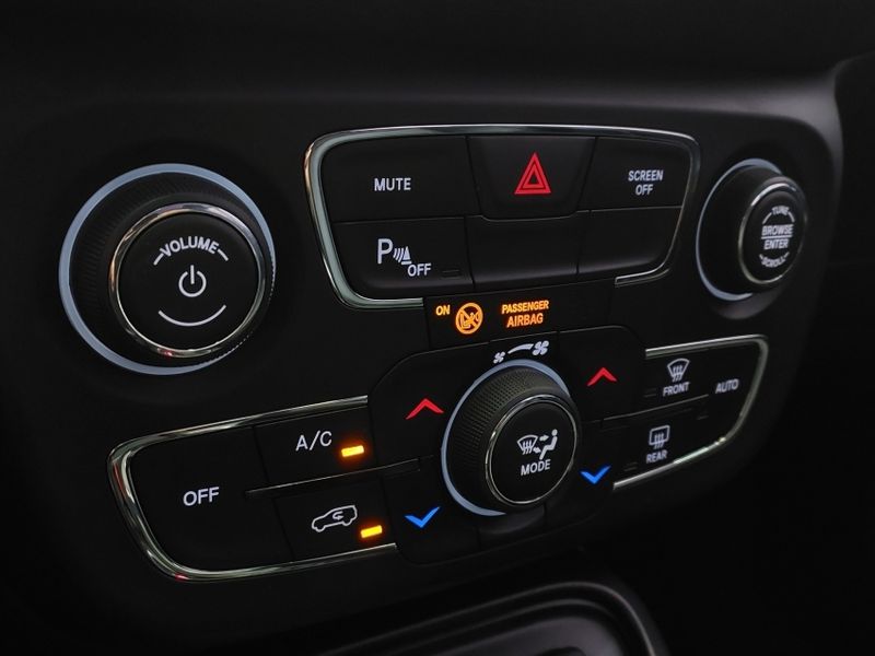 JEEP COMPASS 2.0 16V FLEX LONGITUDE AUTOMÁTICO 2017/2018 BETIOLO NOVOS E SEMINOVOS LAJEADO / Carros no Vale