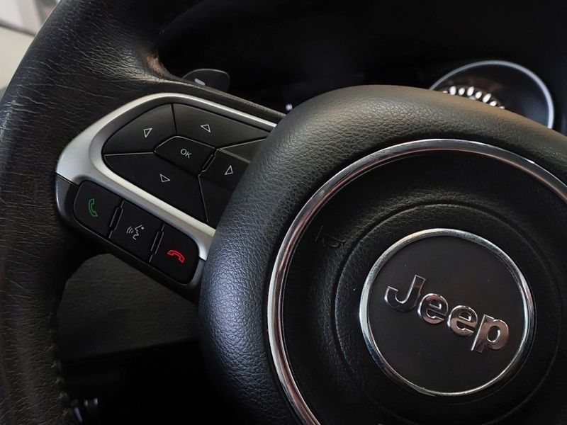 JEEP COMPASS 2.0 16V FLEX LONGITUDE AUTOMÁTICO 2017/2018 BETIOLO NOVOS E SEMINOVOS LAJEADO / Carros no Vale