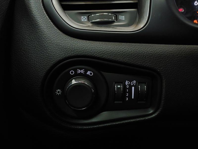 JEEP RENEGADE 1.3 T270 TURBO FLEX AT6 2024/2024 BETIOLO NOVOS E SEMINOVOS LAJEADO / Carros no Vale