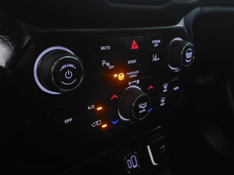 JEEP RENEGADE 1.3 T270 TURBO FLEX LONGITUDE AT6 2023/2024 BETIOLO NOVOS E SEMINOVOS LAJEADO / Carros no Vale