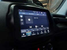 JEEP RENEGADE 1.3 T270 TURBO FLEX LONGITUDE AT6 2023/2024 BETIOLO NOVOS E SEMINOVOS LAJEADO / Carros no Vale